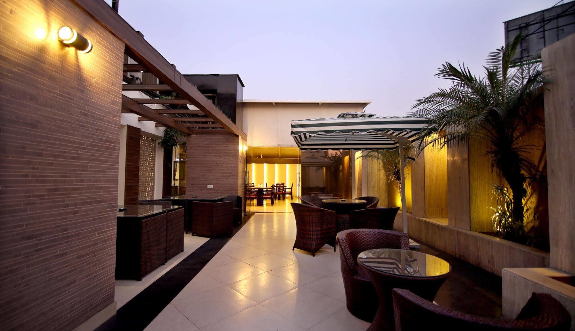 Hotel The Prime Balaji Deluxe At New Delhi Railway Station - Free Airport Pickup Extérieur photo
