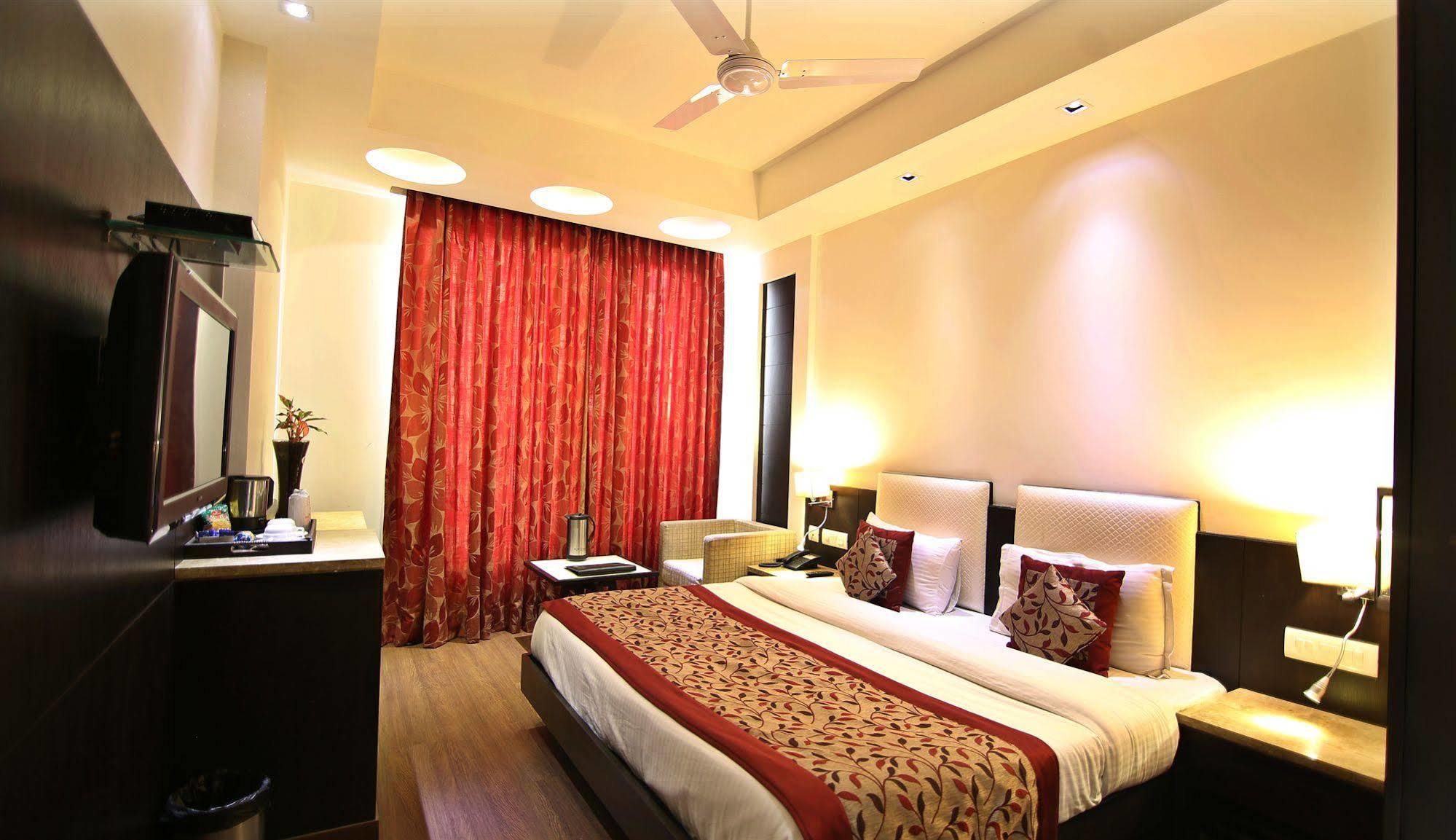 Hotel The Prime Balaji Deluxe At New Delhi Railway Station - Free Airport Pickup Extérieur photo