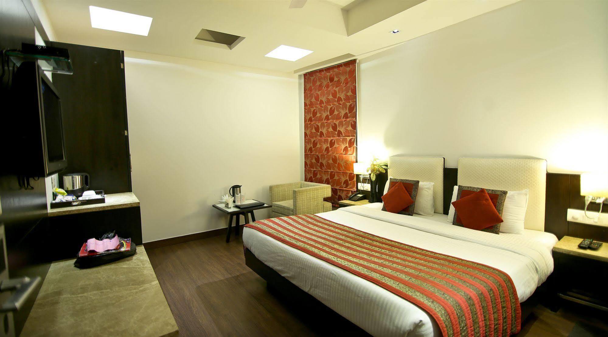 Hotel The Prime Balaji Deluxe At New Delhi Railway Station - Free Airport Pickup Extérieur photo